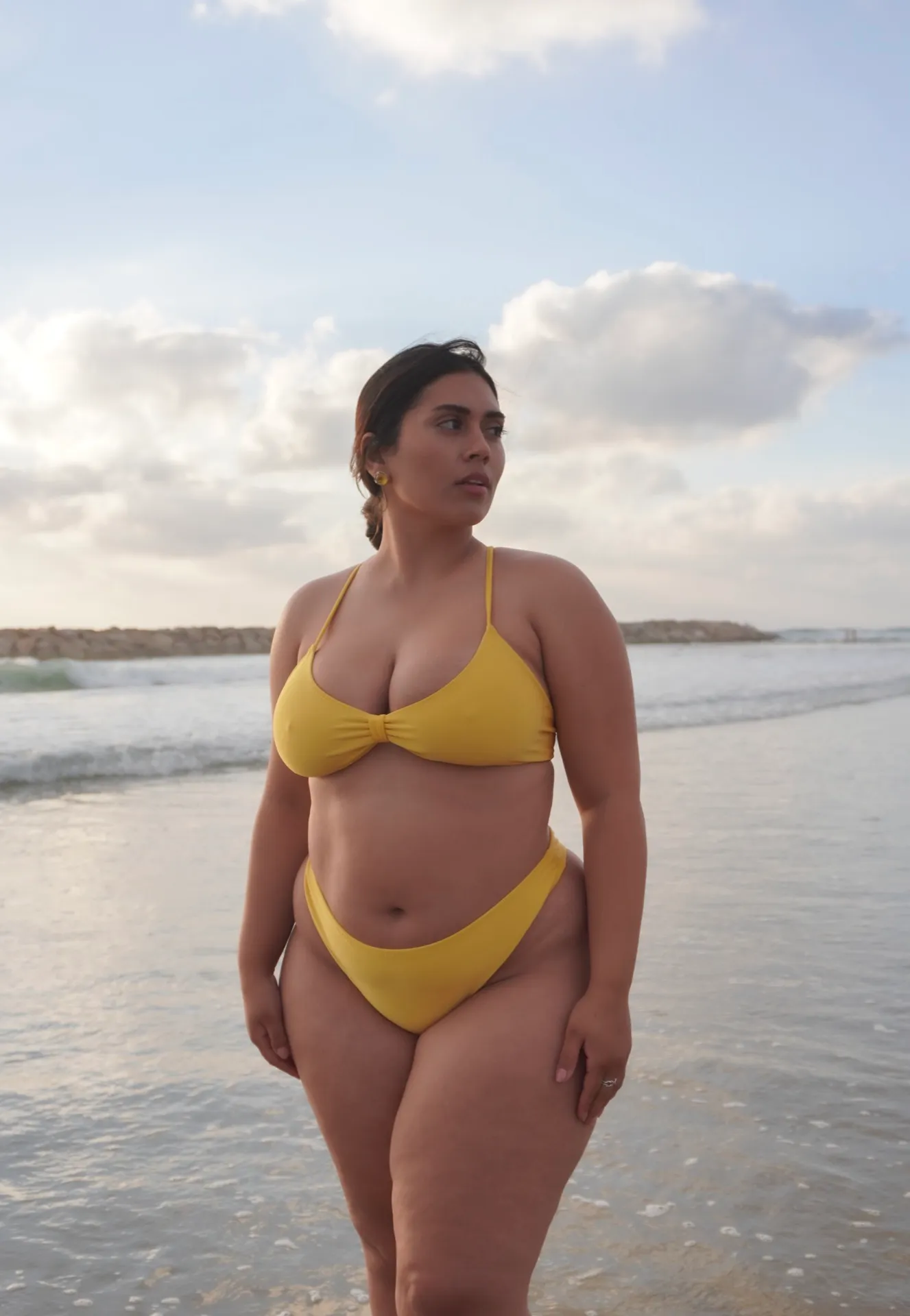 תחתון אמור — image 1 of 7